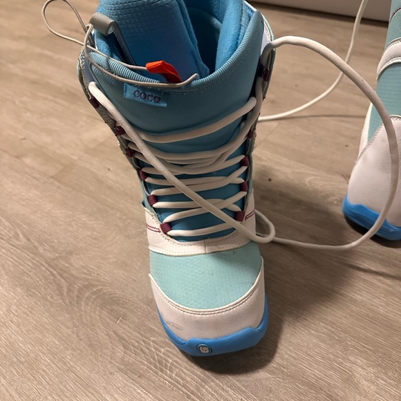 Burton Women’s Coco Sz 10 Snowboard Boots - Picture 6 of 11